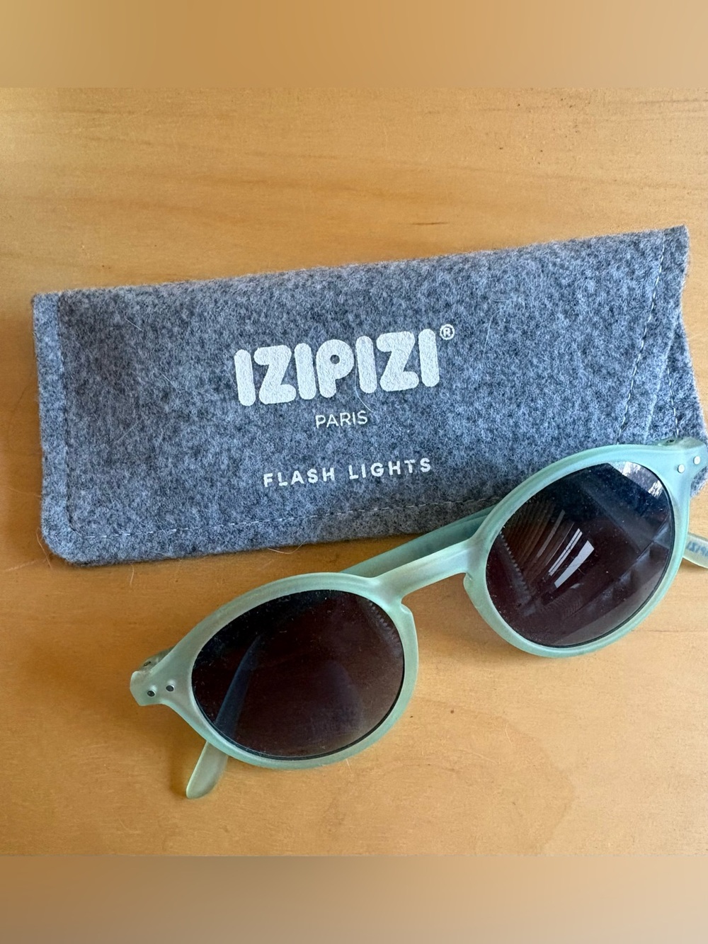 Izipizi Sunglasses in Mint Green with Case